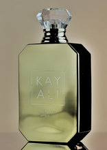 Load image into Gallery viewer, Kayali Invite Only Amber 23 Sample