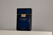 Load image into Gallery viewer, Versace Man Eau Fraiche Extreme Sample
